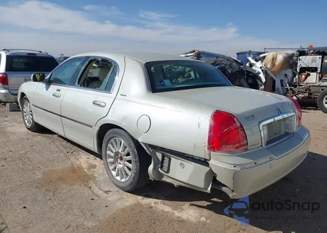 2004 Lincoln Town Car Ultimate из США, поврежденный, VIN 1LNHM83WX4Y636384
